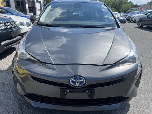 Used 2017 Toyota Prius Two FWD image 2