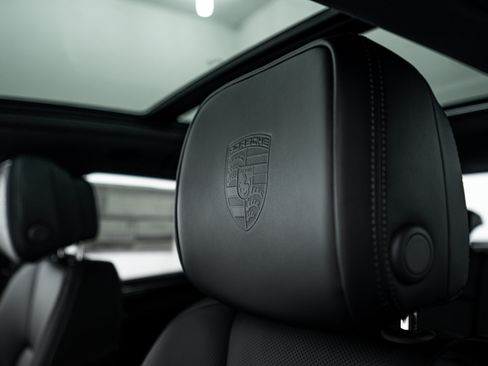 Certified 2026 Porsche Macan S AWD/4WD image 21