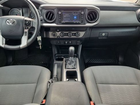 Used 2019 Toyota Tacoma SR5 AWD/4WD image 15