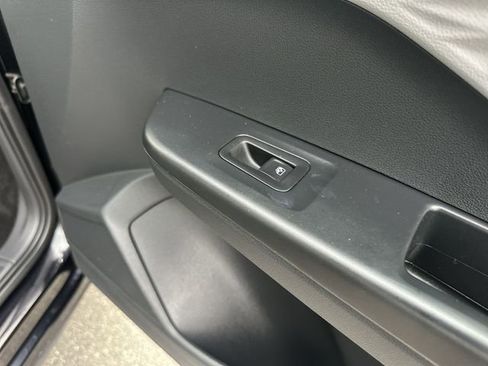 Certified 2023 Volkswagen Taos S FWD image 32