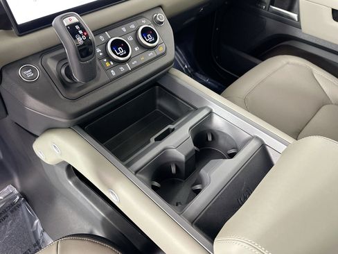 Certified 2025 Land Rover Defender 90 X-Dynamic SE AWD/4WD image 13