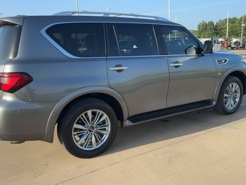 Used 2019 INFINITI QX80 Luxe w/ All-Season Package RWD image 9