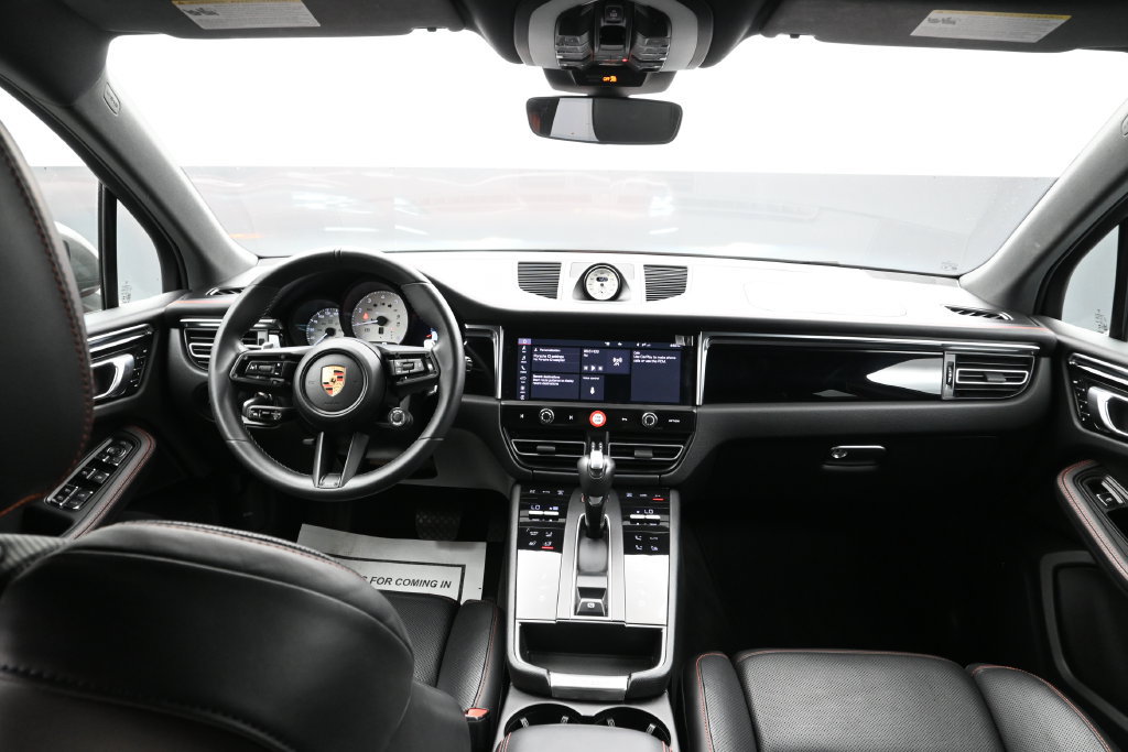 Certified 2024 Porsche Macan Turbo AWD/4WD image 28