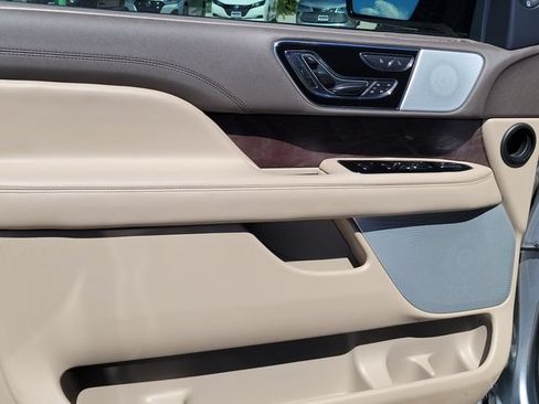 Used 2023 Lincoln Navigator L Reserve AWD/4WD image 7