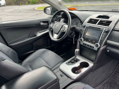 Used 2014 Toyota Camry SE w/ Protection Package FWD image 7