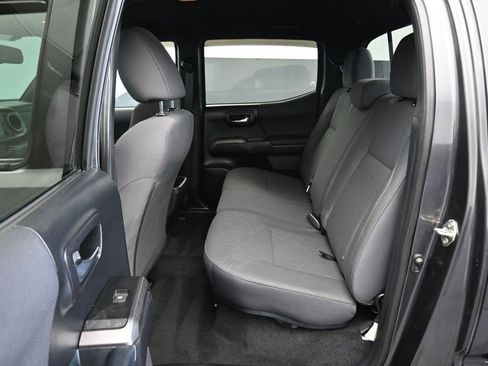 Used 2017 Toyota Tacoma TRD Off-Road image 33