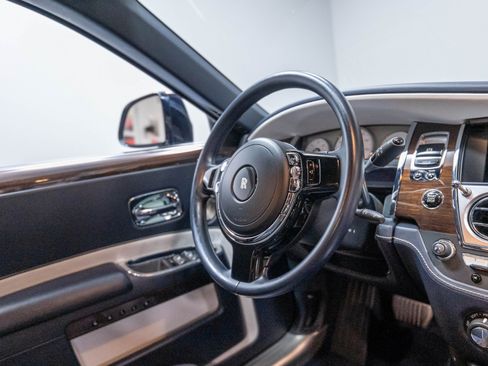 Used 2018 Rolls-Royce Ghost RWD image 47