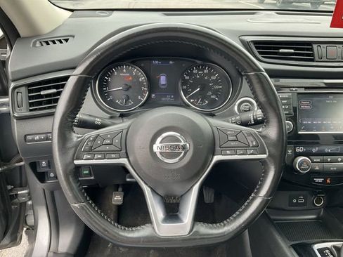Used 2018 Nissan Rogue SV w/ Sun & Sound Touring Package AWD/4WD image 18