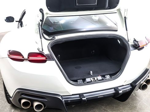 Used 2022 Ferrari Roma image 21