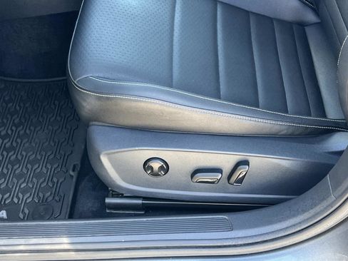 Certified 2022 Volkswagen Jetta SE image 17