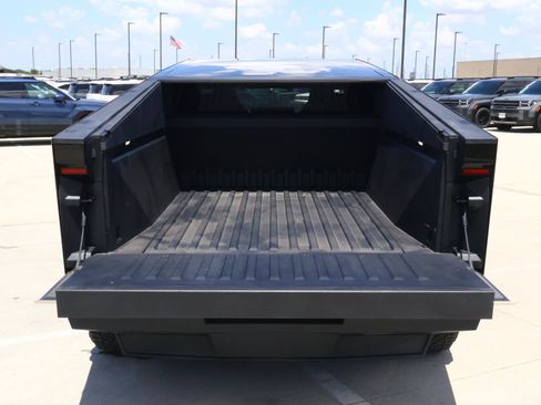 Used 2025 Tesla Cybertruck 2WD Crew Cab image 8