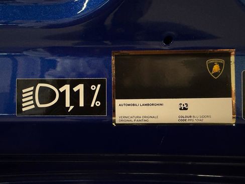 Used 2020 Lamborghini Huracan EVO image 25