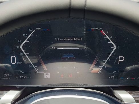 New 2026 BMW 740i w/ Premium Package RWD image 13