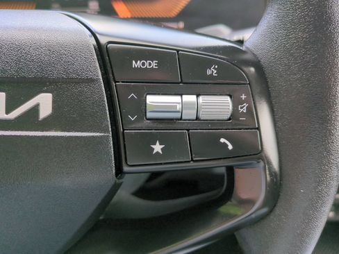 Used 2025 Kia K4 FWD image 23