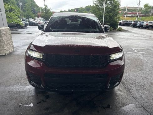 Used 2024 Jeep Grand Cherokee L Altitude AWD/4WD image 4