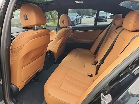 Used 2023 BMW 530e w/ M Sport Package RWD image 3