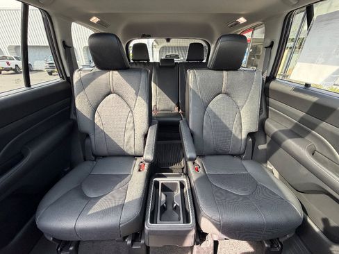 Used 2025 Toyota Grand Highlander AWD image 4
