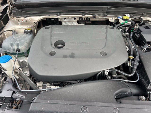 Used 2023 Volvo XC40 B5 Plus w/ Driver Assist Package AWD/4WD image 29