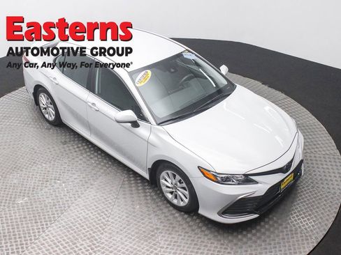 Used 2023 Toyota Camry LE w/ Convenience Package image 3
