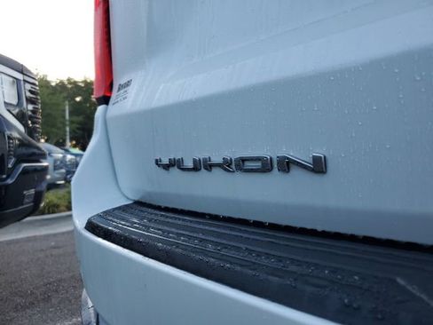 Used 2025 GMC Yukon XL Denali w/ Denali Reserve Package RWD image 7