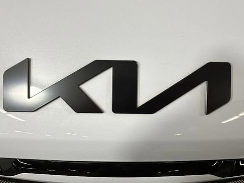 Used 2026 Kia Sorento SX Prestige w/ Olive Brown Leather Package AWD/4WD image 9