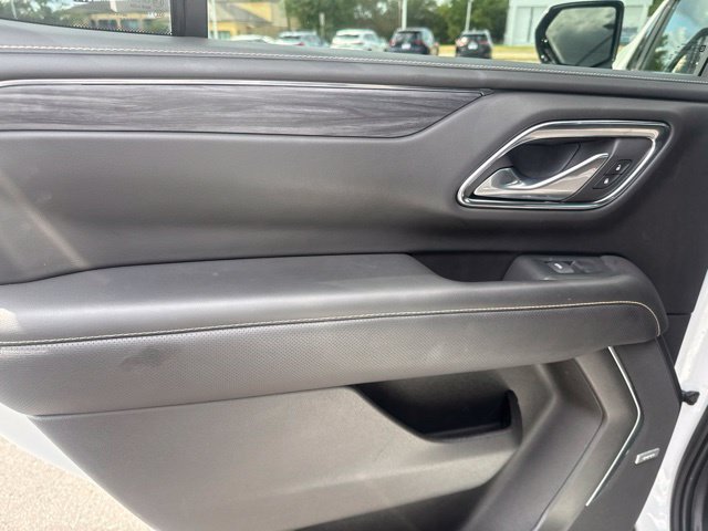 Used 2023 GMC Yukon SLT AWD/4WD image 25