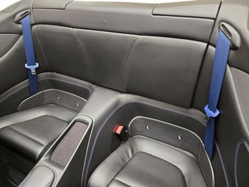 Used 2019 Ferrari Portofino image 18