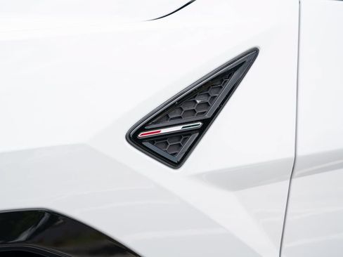Used 2022 Lamborghini Urus AWD/4WD image 25