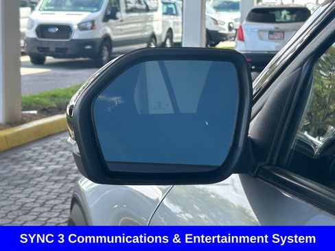 Used 2022 Ford Explorer King Ranch image 18