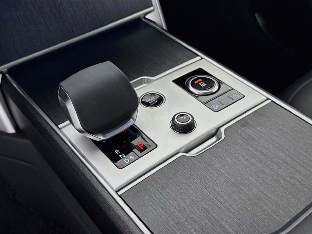 New 2027 Land Rover Range Rover SE AWD/4WD image 17