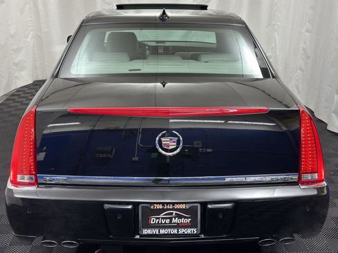 Used 2011 Cadillac DTS Premium image 10