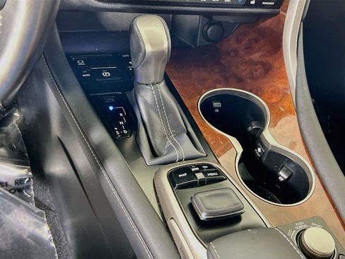 Used 2018 Lexus RX 350L AWD image 17