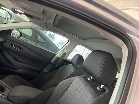 Used 2025 Honda Accord SE image 10