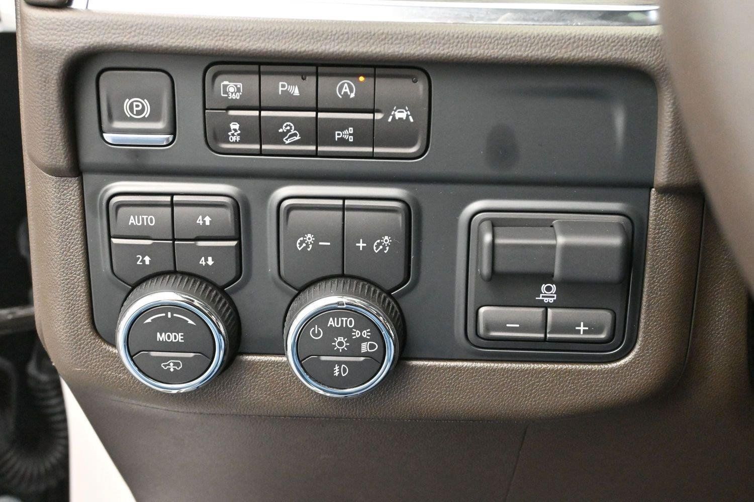 Used 2025 Chevrolet Tahoe Z71 w/ Z71 Off-Road Package AWD/4WD image 26