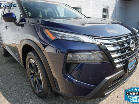 Used 2024 Nissan Rogue SV AWD/4WD image 7