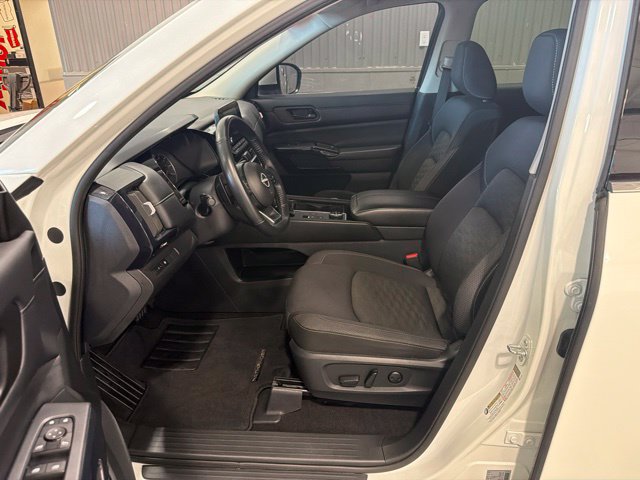 Certified 2024 Nissan Pathfinder SV AWD/4WD image 18