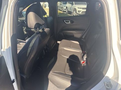 Used 2026 Jeep Compass Limited image 19