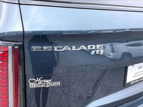 Certified 2026 Cadillac Escalade IQ Sport 2 w/ LPO, Floor Liner Package AWD/4WD image 24