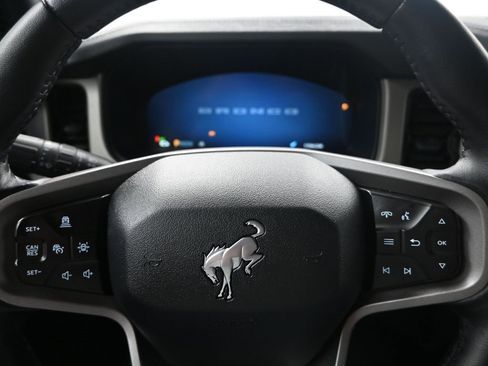 Used 2025 Ford Bronco Outer Banks image 15