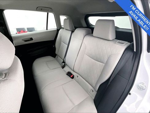 Used 2025 Toyota Corolla Cross L image 33