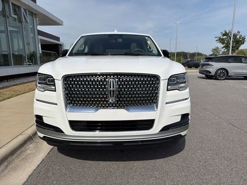 Used 2024 Lincoln Navigator L Reserve image 9