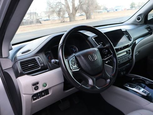 Used 2020 Honda Pilot Touring image 15