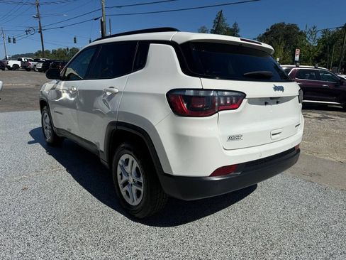 Used 2018 Jeep Compass Sport w/ Tech Group FWD image 13
