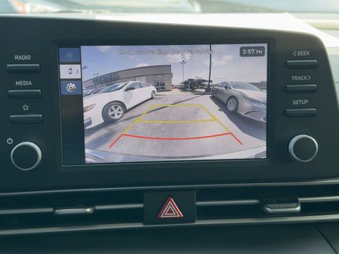Used 2024 Hyundai Elantra SE FWD image 33