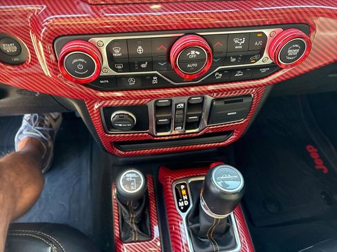Used 2022 Jeep Gladiator Overland AWD/4WD image 22