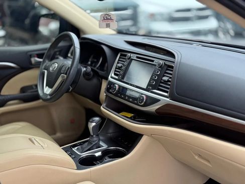 Used 2016 Toyota Highlander Limited AWD/4WD image 31