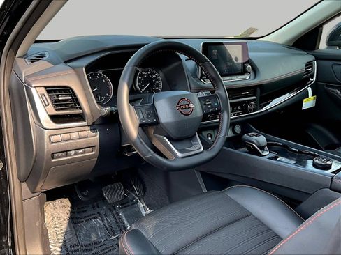 Certified 2026 Nissan Rogue SV AWD/4WD image 20