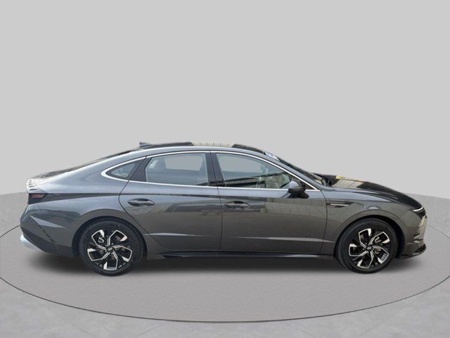 Used 2024 Hyundai Sonata SEL FWD image 4
