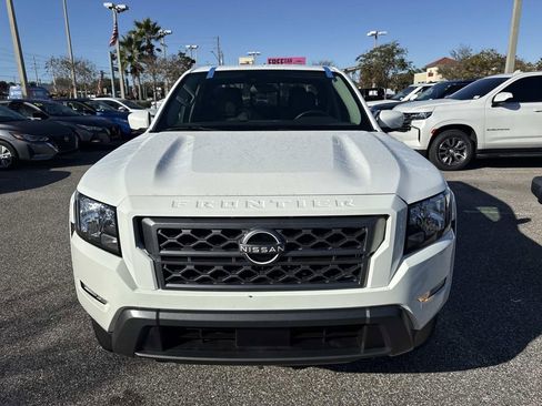 Certified 2022 Nissan Frontier SV w/ Technology Package image 9