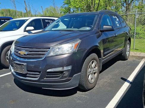 Used 2017 Chevrolet Traverse LS FWD image 4